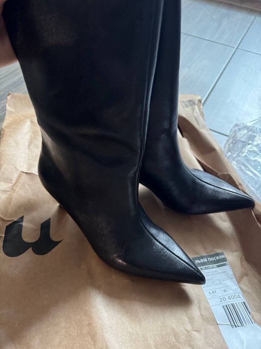 чоботи Bershka 36