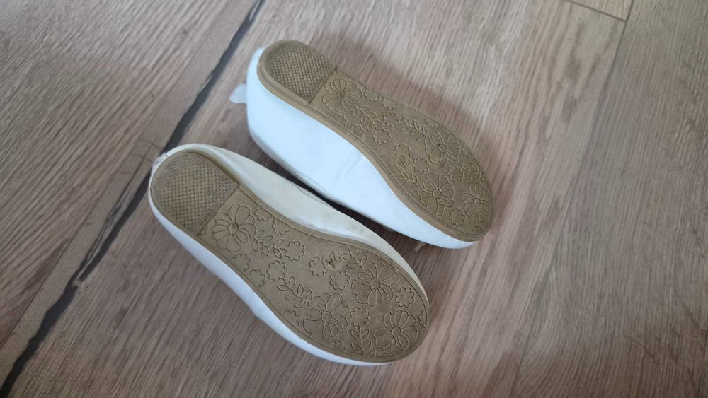 Baleriny Balerinki Rozmiar 24 Wpadajace w Biel Biale h&m