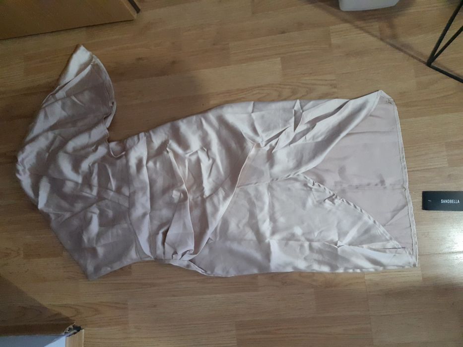 Sukienka nowa z metką