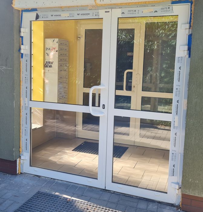 Drzwi aluminiowe dwuskrzydłowe białe  2 pary