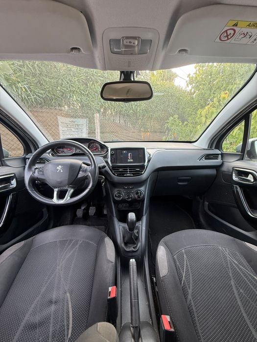 Peugeot 208 — fotografia 6