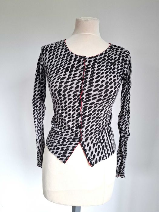 Sweter Solar S – stylowy i wygodny, szaro-czarny wzór