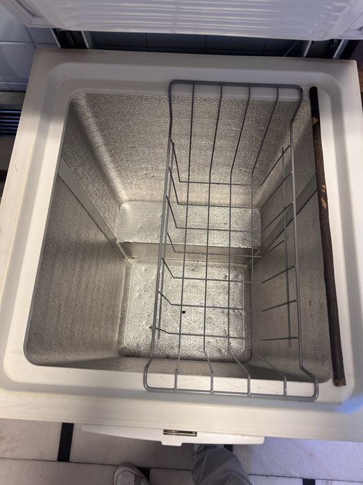 Frigorifico arca congeladora, maquina de lavar loiça, ferro de engomar