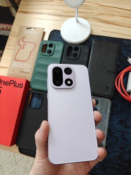 OnePlus 15 Fioletowy 16/512 EUROPEJSKI GWARANCJA +6 etui (magsafe), 2x  ładowarka, 2x szkło ochronne