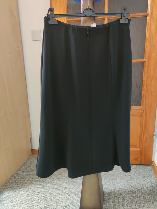 Czarna spódnica midi rozmiar 48