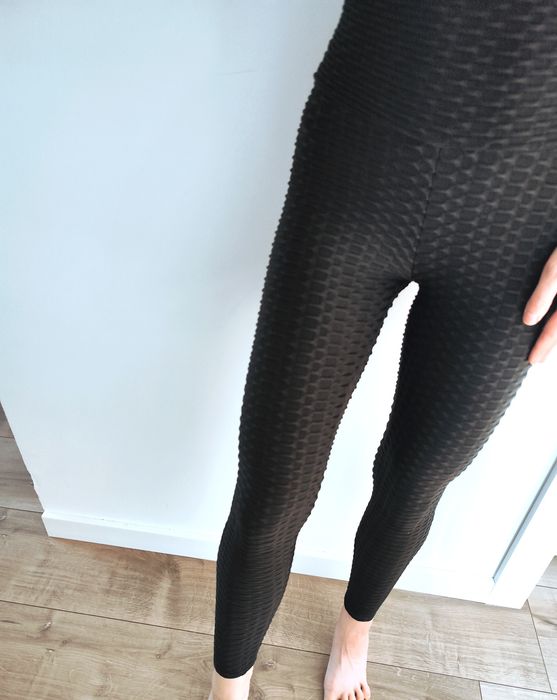 Legginsy wysoki stan profilowany tył prettylittlething