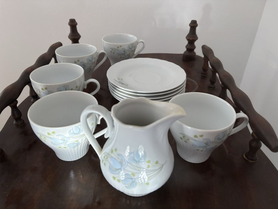Чайний сервіз з квітковим декором, білий фарфор, б/в
