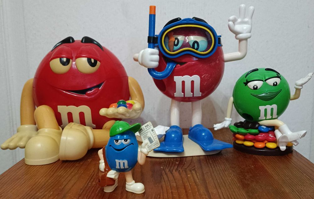 Игрушка диспенсер ММS