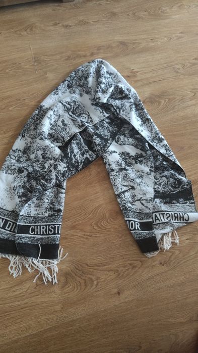 Szalik kaszmirowy szal Christiana napis