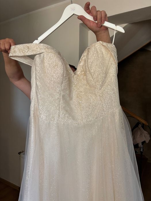 NOWA Suknia ślubna PLUS SIZE     szampańskie nitki