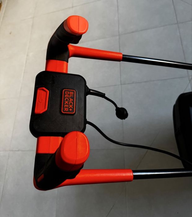 Corta-relva elétrico Black & Decker