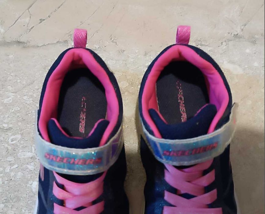 р.33, 21,5см Skechers кросівки для дівчинки