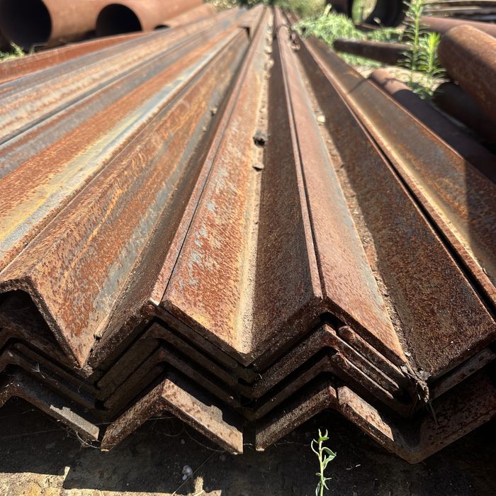 Уголок стальной 80*80*8, длина 9 и 12м. Новый.