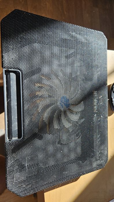 Podstawka z wentylatorem pod laptopa