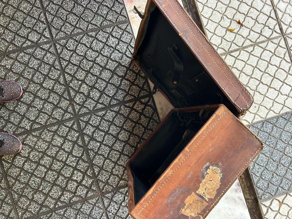 Mala de Viagem em Couro muito antiga