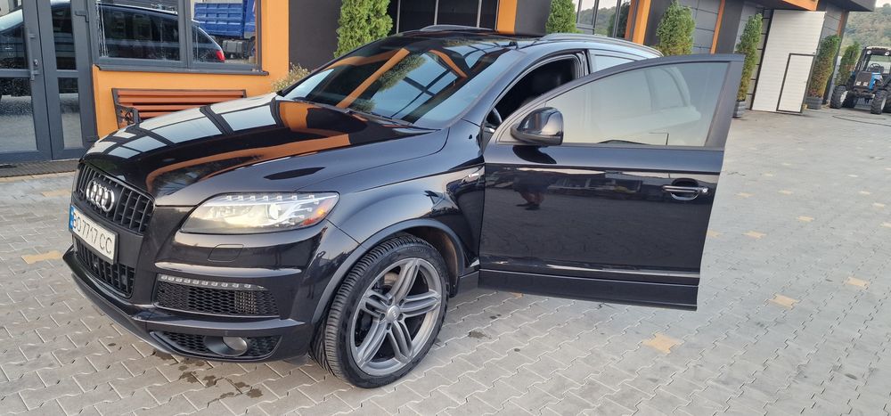 Автомобіль Ауді ку7