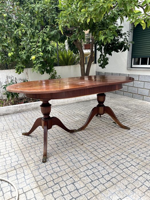 Mesa de Jantar de Madeira de Cerejeira