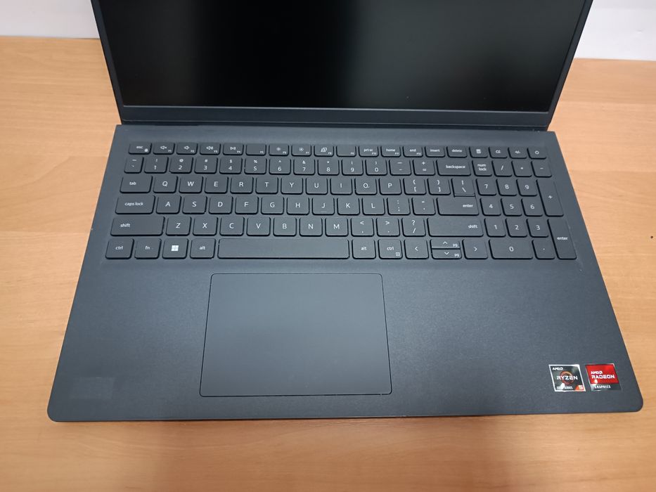 Ноутбук Dell Inspiron 15 Ryzen 5 12 по 4.3Gh 16GB SSD 256GB FullHD IPS