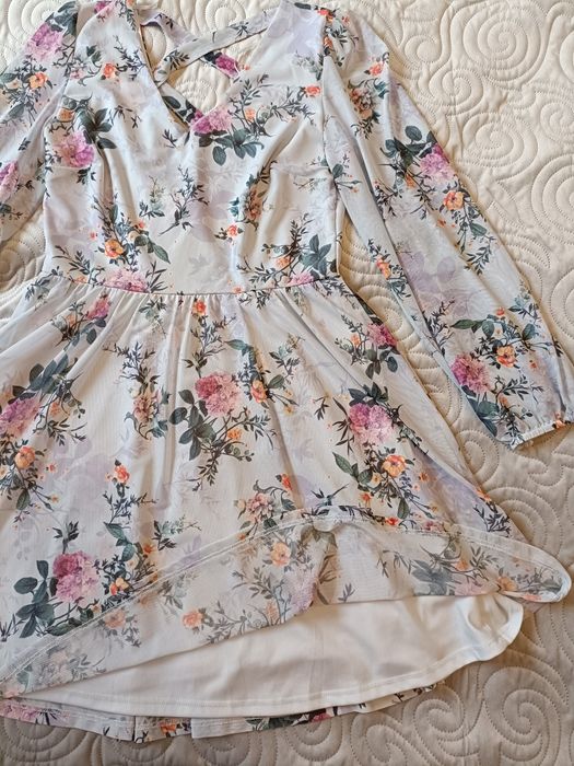 Elegancka sukienka w kwiatki