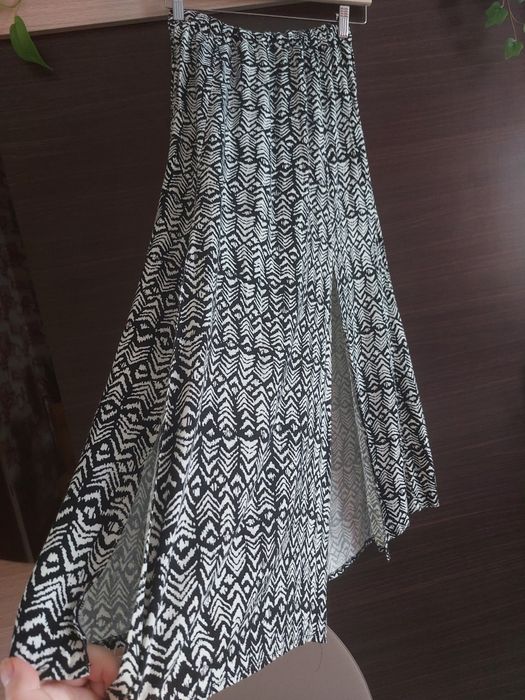 Czarno-biała spódnica maxi z dwoma rozcięciami boho 100% wiskoza S