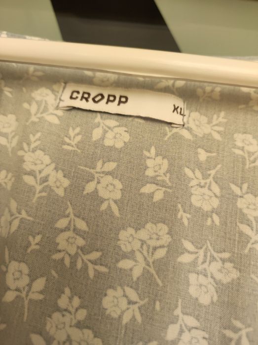 Niebieska sukienka w kwiaty Cropp XL 42