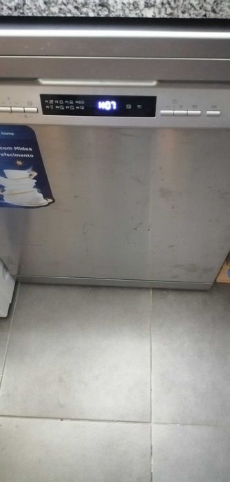 Máquina de lavar loiça c/abertura automática de porta classe A da Mídea com avaria