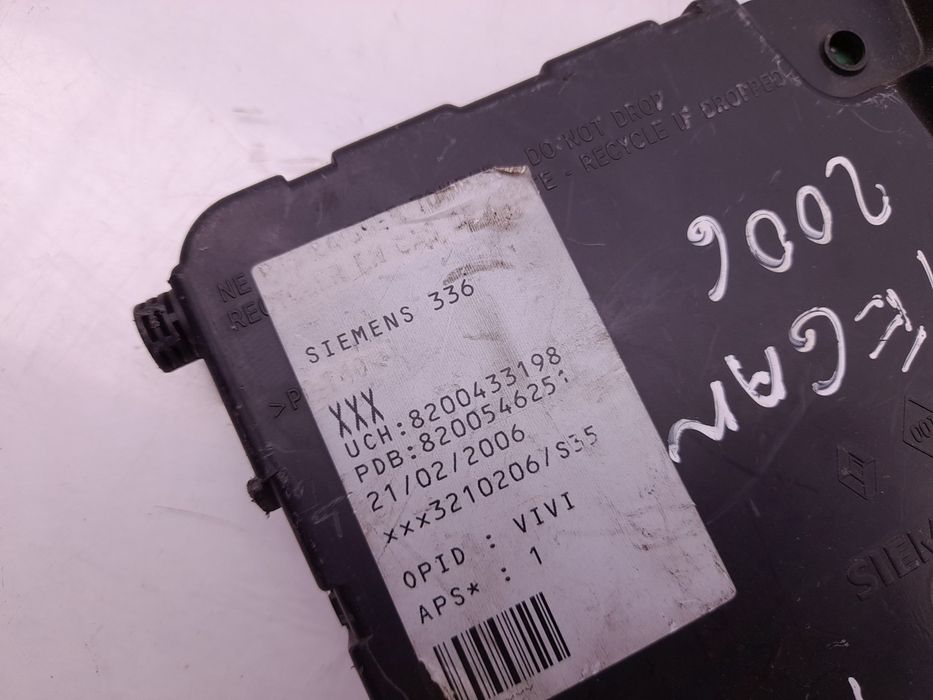 Caixa fusíveis / SAM / BSI RENAULT Megane III Grandtour (KZ0/1)