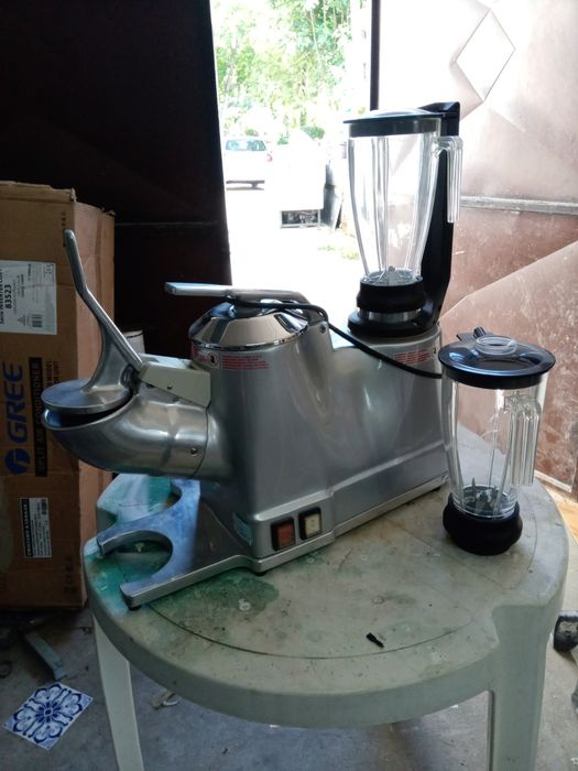 Robô novo, picadora de gelo, batedor, triturador e espremedor