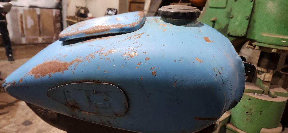 Бензобак к750  м72