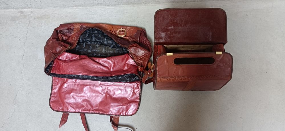 Nécessaire/ mala de mão em pele