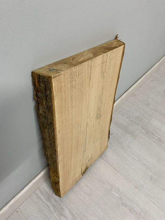 Tábua de madeira maciça 80×40 cm.