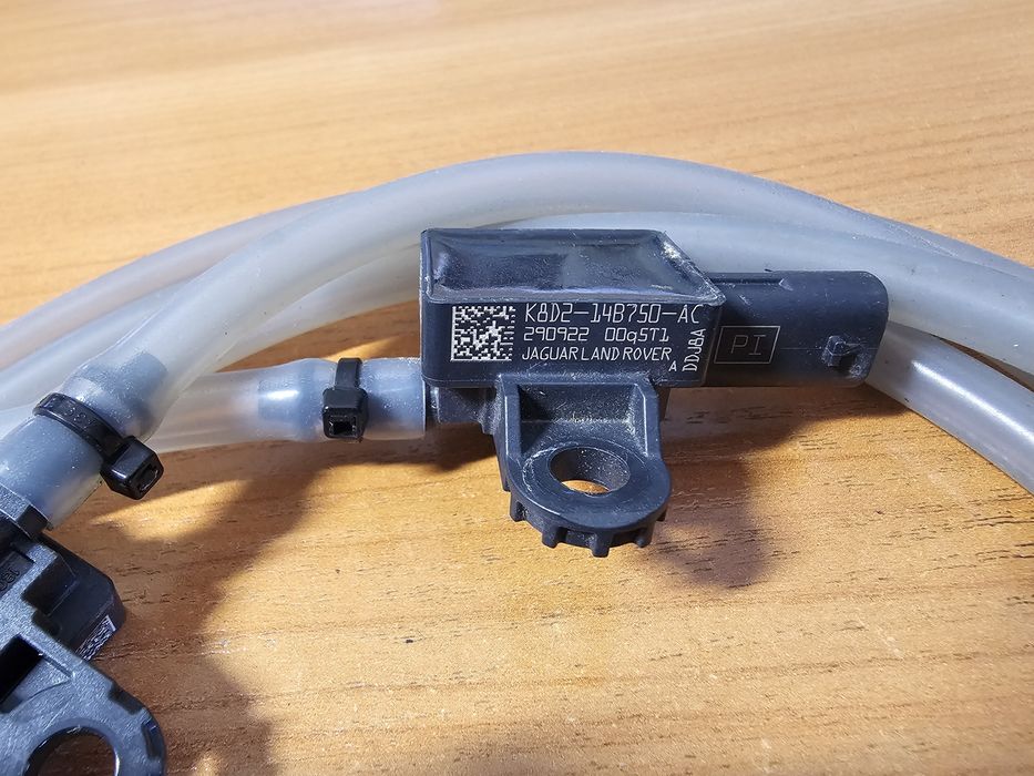 Датчик пішоходів Бампер передній Jaguar Land Rover K8D2-14B750-AC L551