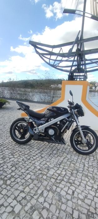 Honda ntv 650 modificada