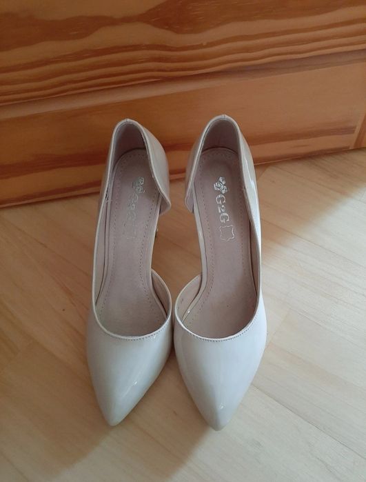 Beżowe Eleganckie Szpilki