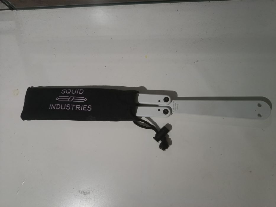 White Squiddy Balisong