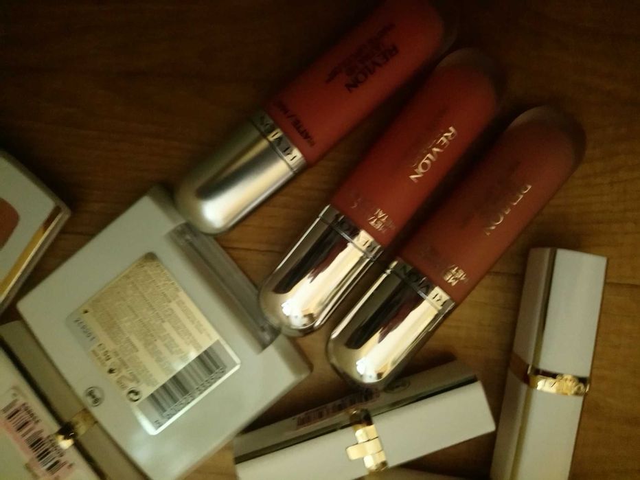 Szminki błyszczyki róże L'Oreal i Revlon  nowe plomba !!!