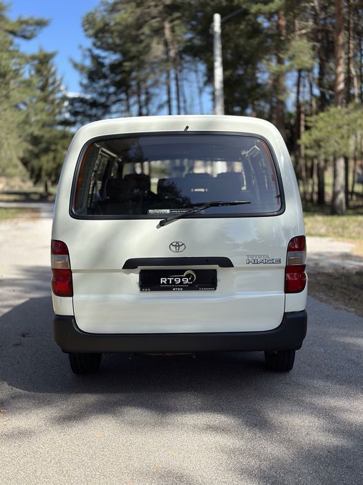Toyota HiAce 2.4D | 6 lugares