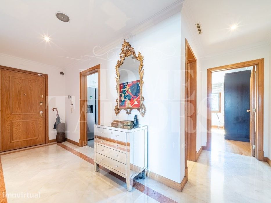 Apartamento T2 com Garagem e Arrecadação , Sala de Estar e Jantar e...