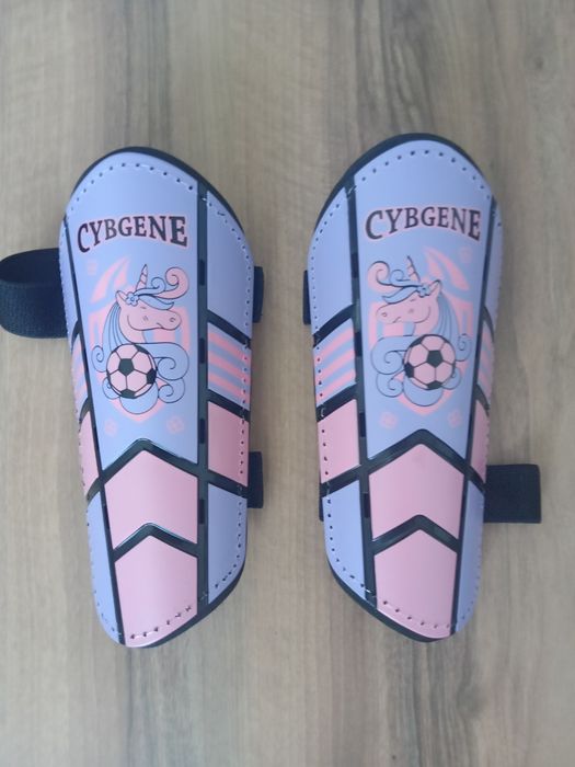 Nagolenniki, ochraniacze piłkarskie M.