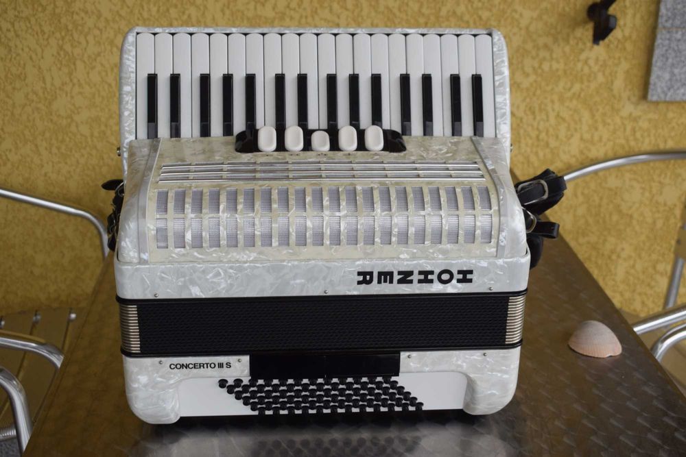Acordea Hohner Concerto III T 3 Voz 72 Baixos,