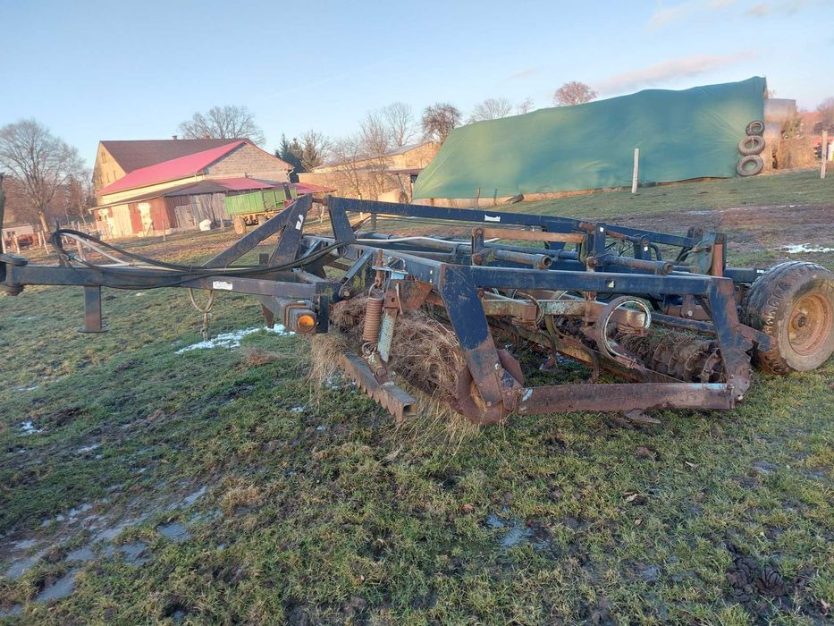 Agregat uprawowo-siewny