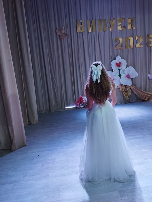 Продажа выпускного платья,можно на роспись