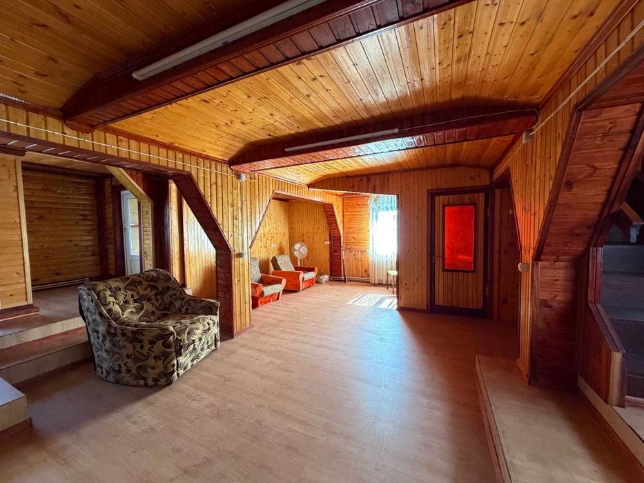 Продаж 3 поверхового будинку в с. Хмельовик 200 м2