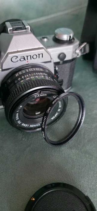Camera Canon AE-1 SLR de filme 35mm, lente 50mm, filtro uv + flash
