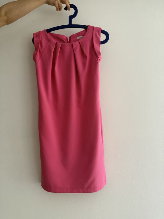 Piękna różowa sukienka