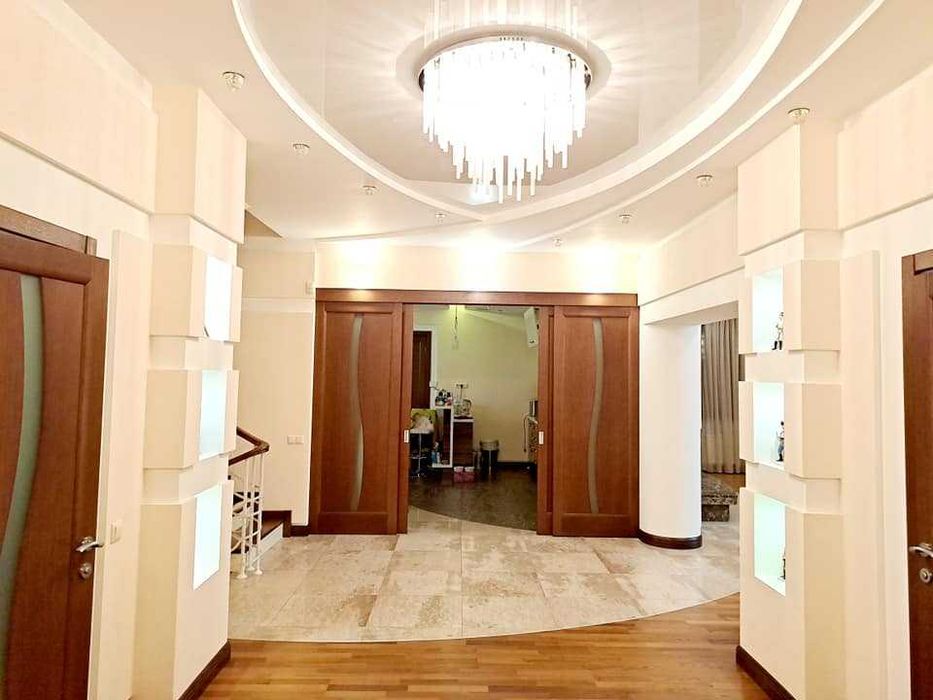 Продаж елітного маєтку