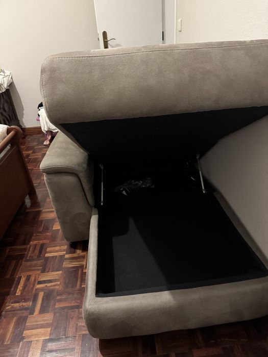Vendo sofa em pele de pessego bastante confortavel