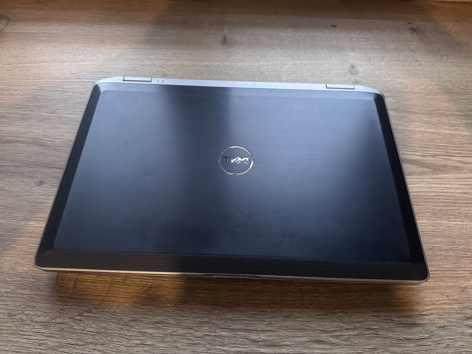 Laptop Dell i7 16gb dysk 225gb