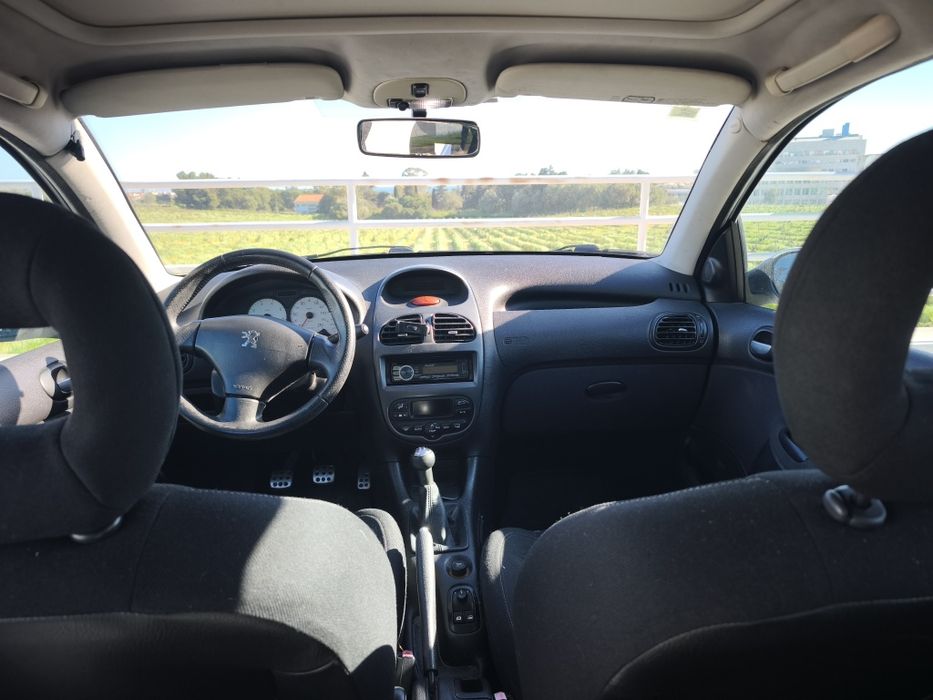 Peugeot 206 1.1 | Versão Black and Silver