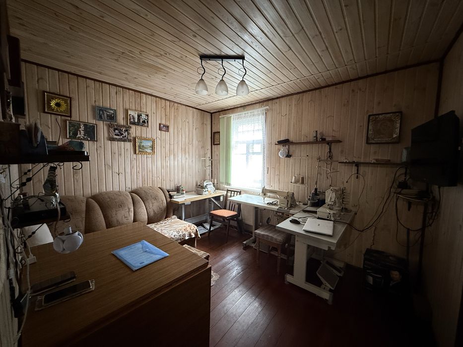 Будинок з майстернею